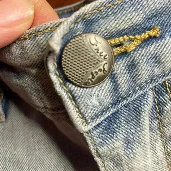 FREE PEOPLE women’s denim Jean shorts light wash sz 29 crochet hems distressed - Picture 7 of 7